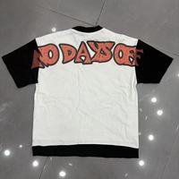 Kaos Raglan Pria Life Hustlers Model Distressed dengan Grafis Cutout, Warna Hitam Putih Kontras, Lengan Pendek, Streetwear