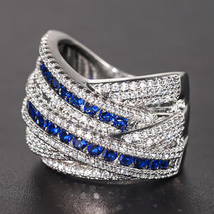 A061 Anello da Donna in Oro Bianco con Zaffiri e Diamanti, Set Geometrico con Incastonatura a Canale, Gioielli Raffinati per Matrimonio - Product Image 6