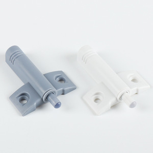 Amortiguador de puerta de armario de plástico moderno, dispositivo de mango libre autoelástico para armarios de cocina y baño - Product Image 4