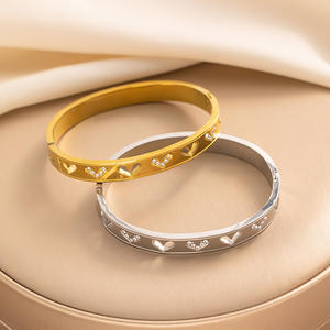 8Mm 60Mm Geen Fade Crystal Holle Mode Sieraden Armbanden Rvs <span class=keywords><strong>Water</strong></span> Proof 18K Goud Hart Armband Hoge Kwaliteit - Product Image 3