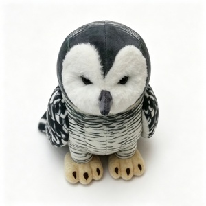 Regalo personalizado para amantes de las búhos, peluche de búho a rayas blancas y negras, decoración de dormitorio con temática de la naturaleza. - Product Image 4