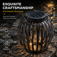 Lanterne en métal à capteur de nuit, lumière LED, décoration de jardin de Noël, lanternes à vent en fer, noires, IP44, s'allume automatiquement la nuit