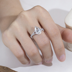 Anillo de compromiso Messi Jewelry MSR-2104 de 18k con diamante de corte pera cultivado en laboratorio - Product Image 4