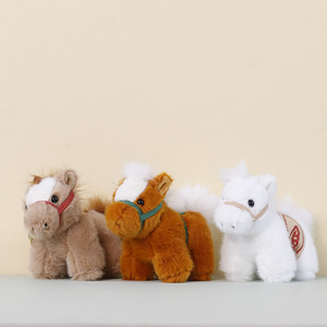 Groothandel Schattige Mini 12cm Pluche Paard Sleutelhangers Hangertje Aangepaste Logo Kleine Pony Pluche Sleutelhanger Knuffeldier voor Promotie - Product Image 1