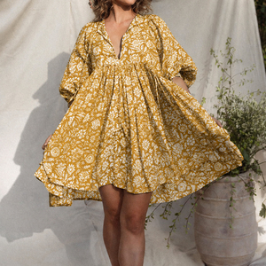 Vestido casual plisado con estampado floral de playa de diseño de alta calidad, con escote en V profundo, personalizado, transpirable, de rayón, estilo hawaiano. - Product Image 3
