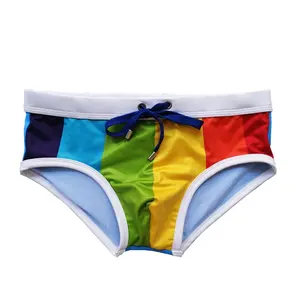 Cuecas de banho com estampa de arco-íris para homens, biquíni triangular simples com estampa de arco-íris, moda masculina, calção de banho para praia, roupa de banho sexy