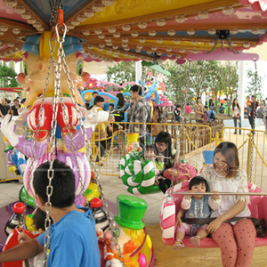 เครื่องเล่นเก้าอี้บิน 12 ที่นั่ง สำหรับใช้ในร่ม/กลางแจ้ง โครงสร้างไฟเบอร์กลาสและเหล็ก เหมาะสำหรับใช้ในห้างสรรพสินค้า - Product Image 2