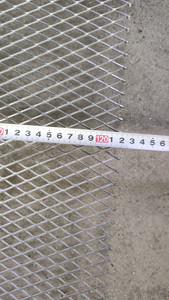 HENGLUO HL-0010 Rete Metallica Espansa Zincata a Trama Semplice Perforata per Protezione in Edilizia - Product Image 3