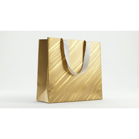 Ensemble de sacs et boîtes en carton personnalisés avec poignées plates et gaufrage, solution d'emballage de luxe pour l'épicerie