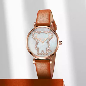 Reloj de cuarzo redondo de oro rosa para mujer, correa de cuero roja, esfera analógica, diseño de oso de dibujos animados con diamantes de imitación, 30 mm - Product Image 2