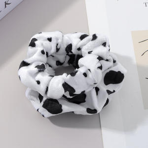 Coletero con Estampado <span class=keywords><strong>de</strong></span> <span class=keywords><strong>Vaca</strong></span> Blanca y Negra en Estilo Coreano, Elegante, Casual, Simple, Retro, Coletero <span class=keywords><strong>de</strong></span> Felpa - Product Image 3