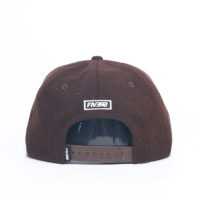 Hoge kwaliteit 5-panel flat brim pet met geborduurd logo, ongestructureerde cap, wollen pet