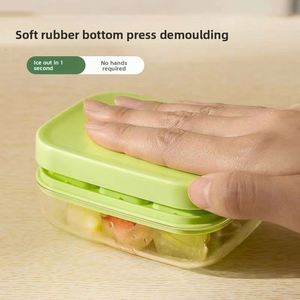 Mini bandeja de silicona suave de 6 compartimentos con tapa para cubitos de hielo, molde de hielo de grado alimenticio tipo prensa, fácil de desmoldar, apilable, para almacenamiento de porciones de comida para bebés - Product Image 2