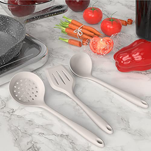 Ensemble de 4 ustensiles de cuisine en silicone de qualité alimentaire : spatule, pince à huile, fouet et pince de cuisine tout-en-un - Product Image 5