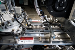 Macchina per la produzione di tazze da caffè in carta completamente automatica per la <span class=keywords><strong>linea</strong></span> di prodotti in carta per <span class=keywords><strong>ufficio</strong></span> - Product Image 2