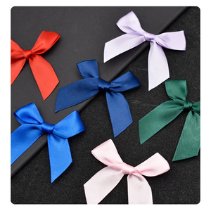 우아한 마감의 새틴 리본 장식으로 휴일 및 웨딩 행사 장식에 적합합니다. - Product Image 3
