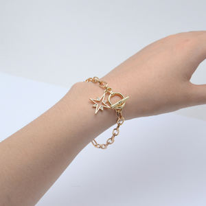 เครื่องประดับแฟชั่นสร้อยข้อมือโซ่คาราบิเนอร์ชุบทอง18K พร้อมจี้รูปหกเหลี่ยมพร้อมส่ง - Product Image 6