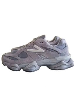 รองเท้ากีฬาลำลองแบรนด์ดีไซเนอร์หรูคุณภาพสูง รุ่น 9060 สำหรับผู้ชาย - รองเท้าวิ่งแฟชั่นพื้นหนา - Product Image 1