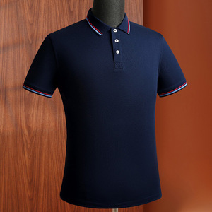 Polo promotionnel personnalisé bleu marine en coton à manches courtes pour les loisirs avec détails de bordure au col - Product Image 3