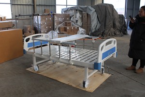 Высококачественная двухфункциональная больничная кровать с двумя ручками для пациентов с параличом - Product Image 3