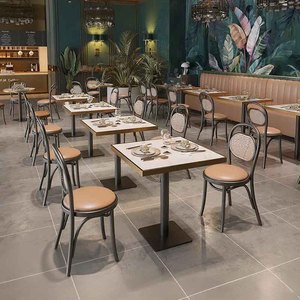Set Moderno di Tavolo e Sedie in Alluminio per Esterni, per Ristoranti, Salotti, Caffetterie e Negozi di Tè, Capacità 2-4 Persone - Product Image 2