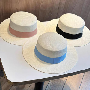 Chapeau <span class=keywords><strong>de</strong></span> paille classique à bord plat pour <span class=keywords><strong>femme</strong></span>, protection UV, chapeau <span class=keywords><strong>de</strong></span> soleil d'été à large bord, pliable, respirant, pour la plage et les vacances - Product Image 1