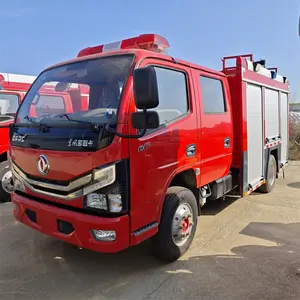 Pasokan langsung pabrik Dongfeng 2 as roda baris ganda 5 kursi truk pemadam kebakaran Diesel dengan 2500Ltr tangki air mesin api untuk dijual