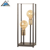 Lampe de table décorative moderne de luxe pour chambre à coucher Table de chevet en acier LED Base d'ampoule E26 Alimentation secteur Simple et pratique