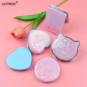 Espejo de Bolsillo Plegable de Doble Cara con Cristales Brillantes y Efecto de Arena Movediza, Espejo de Corazón - Product Image 5