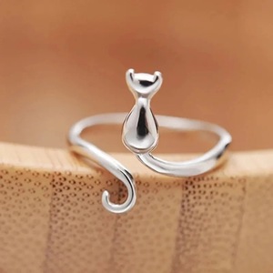 Anello Aperto a Forma di Gatto per Donne, Design con Orecchie e Coda di Gatto, Gioiello Minimalista a Tema Animale, Regalo Quotidiano - Product Image 6