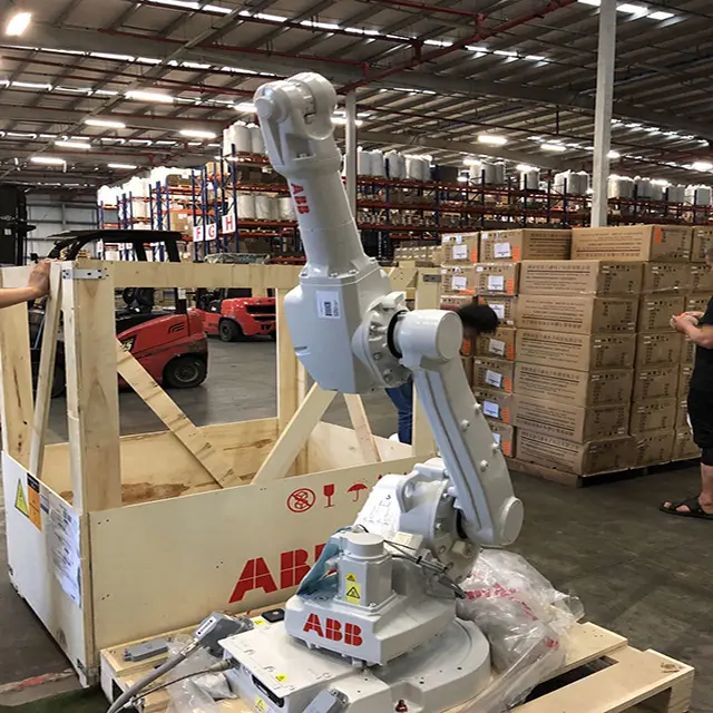 2. Montaje de brazo robótico serie IRB1600 piezas de repuesto Robot con ventosa pinza de vacío para la línea de productos de montaje de proceso de coche