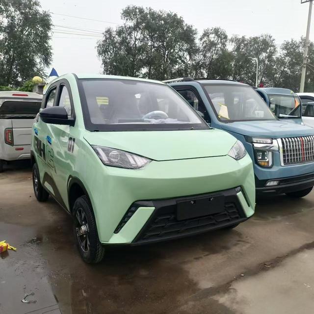 China 4 Wheels EV Car Without Driving Licence Electric Mini Car Adult Cars 5 Seats With Doors Small Hot Sell