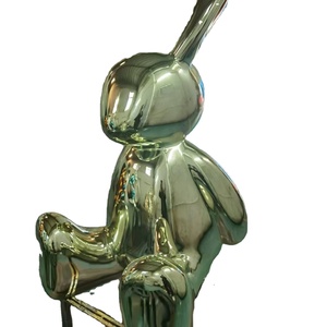 Sculpture d'animal lapin en acier inoxydable plaqué or poli, design moderne personnalisé, pour hôtels de luxe, design d'intérieur, art mural public pour centres commerciaux - Product Image 1