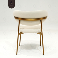 Chaise de bureau en velours beige avec support de dossier de canapé extra large et pieds en acier doré Chaise de maquillage