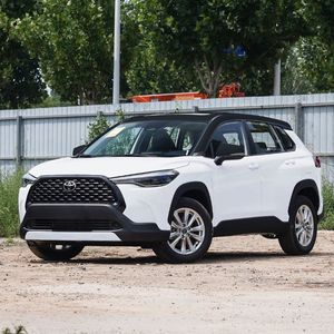 Hubei Yitong Corolla Cross 2.0L Hybride Édition Elite <span class=keywords><strong>Voiture</strong></span> d'<span class=keywords><strong>occasion</strong></span> avec traction avant, sièges en tissu, volant à gauche <span class=keywords><strong>et</strong></span> toit ouvrant panoramique SUV - Product Image 2