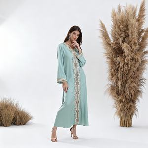 Robe longue Abaya élégante en polyester avec bordure en dentelle de luxe pour femmes musulmanes, sur mesure et en gros - Product Image 4
