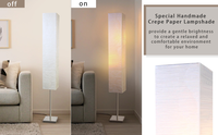 Lampe sur pied de style japonais avec base chromée et abat-jour en papier crépon blanc