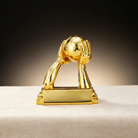 Trophée de football en résine sur mesure fabriqué par le fabricant, idéal pour les événements sportifs et peut servir de souvenir ou de cadeau