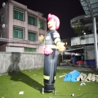 Mannequin gonflable de pompier de 3 m pour la promotion de la sécurité, idéal pour les stations de pompiers, les événements et les campagnes de sécurité publique