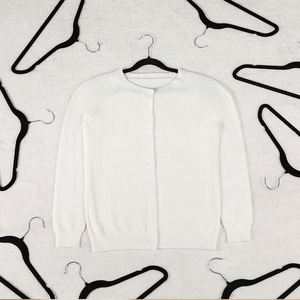 Lindon Fluwelen Hanger 50 Pack Ruimte Te Besparen Anti-Slip Gevoerde Gevlokte Witte Zwart Fluwelen <span class=keywords><strong>Hangers</strong></span> Voor Doek - Product Image 3