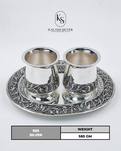 Ensemble de 2 verres en argent sterling 925 Kalash Silver House avec plateau de service ovale floral Nakshi assorti - Product Image 2