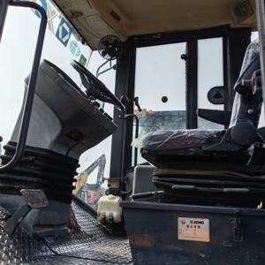 Cargadora de Ruedas Hidráulica MG XS223J - Motor y Bomba Diésel Nuevos y Usados Hechos en China para Proyectos de Compactación de Carreteras/Autopistas - Product Image 5