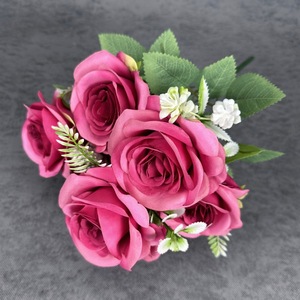 Ramo de 7 Cabezas de Rosas Artificiales de Seda con Aroma, Estilo Europeo, para Novias, Graduaciones, Bodas, Decoración del Hogar, Venta al Por Mayor - Product Image 4