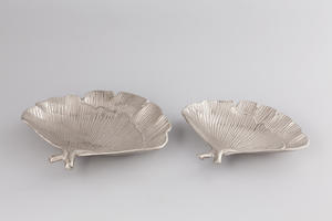 Plateau décoratif en métal argenté et doré fait à la main nouveauté plateau de service au design de feuille d'or pour la vaisselle de salle de bain à la maison - Product Image 6