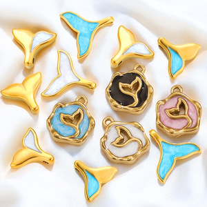 Dijes de Cola de Sirena de Acero Inoxidable con Esmalte y Baño de Oro PVD de 18K para Fabricación de Joyería DIY |   Impermeable, Hipoalergénico y Duradero - Product Image 1