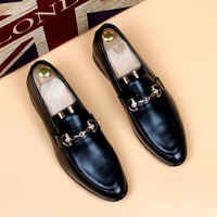 Station européenne pointue chaussures en cuir de style coréen pour hommes, augmentation de la hauteur en cuir, un pied chaussures à la mode