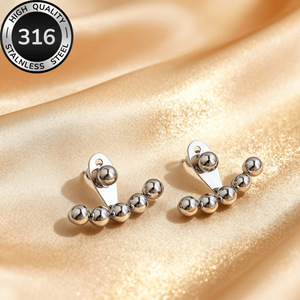 Boucles d'oreilles tendance style niche, luxe léger, en acier, pour affiner le visage rond, bijoux en acier titane, vente en gros - Product Image 4