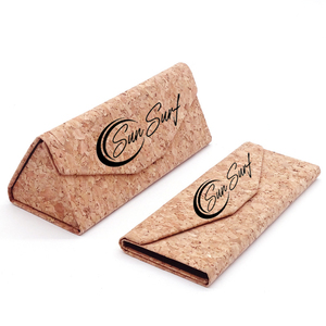 Étui à lunettes pliable triangulaire durable avec doublure en fer, logo imprimé, doublure en liège microfibre protectrice, personnalisable pour le <span class=keywords><strong>rangement</strong></span> des lunettes - Product Image 1