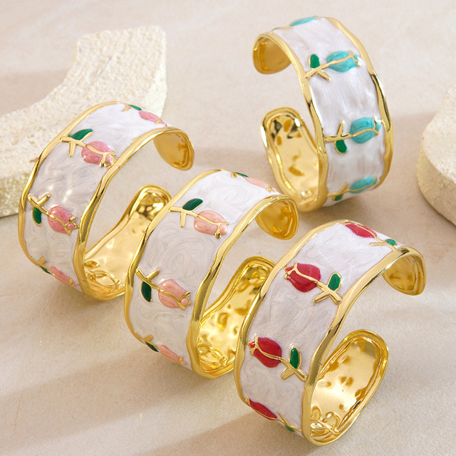 2026 New 18K Gold Plated Tulip Enamel Cuff Bracelet Stainless Steel Fashion Charm Bracelet for Women