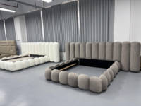 MOYI Designer Schlafzimmerbett Gepolstertes Doppelbett Minimalistisches Stoffbett Queen-Size Bettgestell Modernes Bett